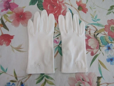 Vintage Simple White Cotton Gloves----8" Wrist Length---Size 7 - Image 1 of 3
