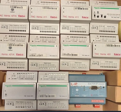 SCHNEIDER ELECTRIC, TAC XENTA 421A, 007302450, 24VAC. - Image 1 of 2