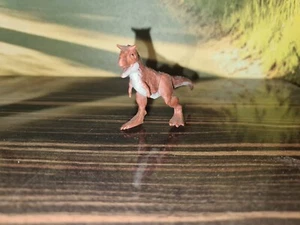 Jurassic World Mini Mattel Figur Carnotaurus - Bild 1 von 2