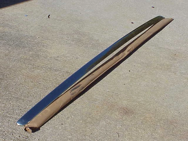 49 Plymouth Deluxe 1949 especial lujo nuevo en stock MoPar guardabarros trasero izquierdo moldura Foto 1 de 1