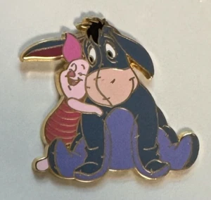 2007 - EEYORE Disney PIN - HUGS with EEYORE and PIGLET - Disneyland - MY FRIEND - Picture 1 of 2