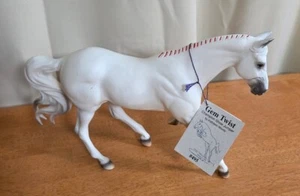 Breyer Horse #495 Gem Twist Champion Show Jumper Alabaster 39 Braids with 20 Red - Picture 1 of 15