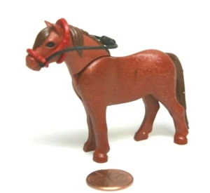 Playmobil Miniatur Bauernhof braunes Pony Pferd mit Zaumzeug Zügel 5222 - Bild 1 von 1