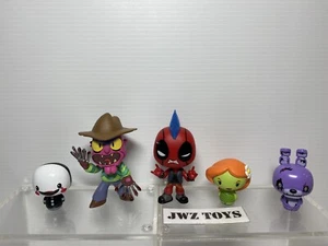 FUNKO MINI MYSTERY RICK AND MORTY SERIES 2 - SCARY TERRY / Dead Pool - Ivy - Etc - Picture 1 of 10