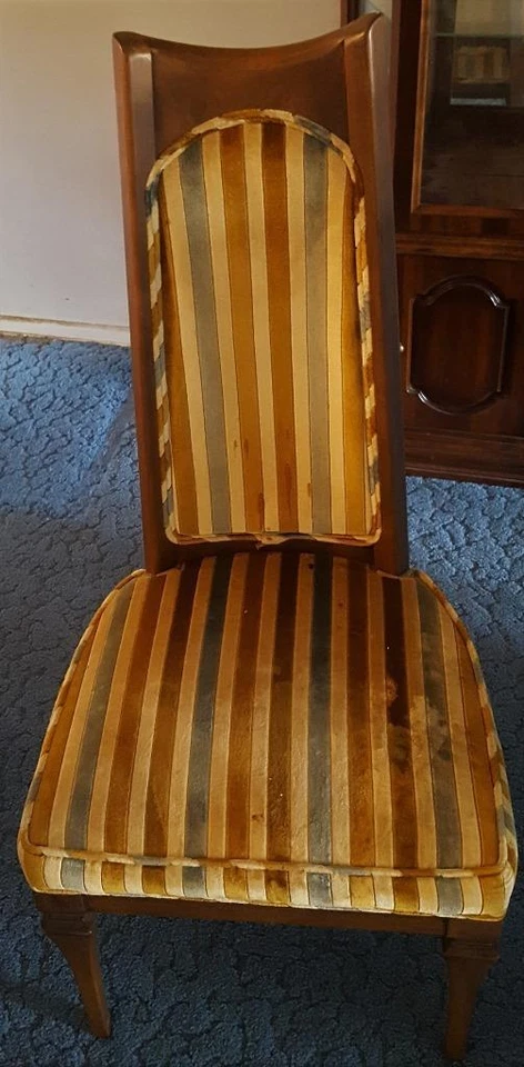 Silla auxiliar de comedor vintage de madera maciza con respaldo alto - en muy buena condición - hermosa silla vintage Foto 1 de 1