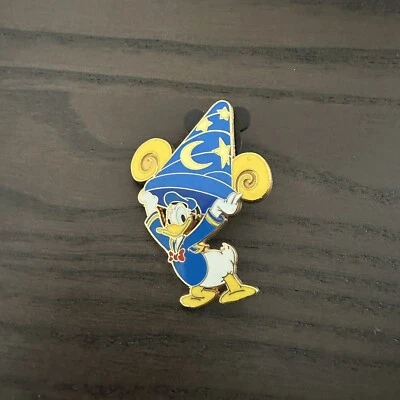 DISNEY WDW 2008 FOUR PARKS ONE WORLD BOOSTER COLLECTION DONALD MGM HAT PIN - Image 1 of 2