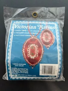 Fibre-Craft 2 ROSA viktorianisch Satin Perlen Kamee Weihnachtsornament Kit ~ NEU - Bild 1 von 5