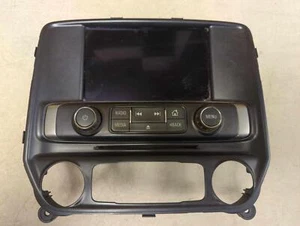 15 2016 CHEVY SILVERADO 1500 IN DASH RADIO DISPLAY MYLINK WITH CONTROLS 23485741 - Picture 1 of 9