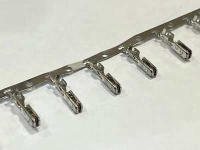 NUEVO 20 piezas TE Connectivity Tin Terminal 3-1438230-2 con conector Ford EV-1 Foto 1 de 3