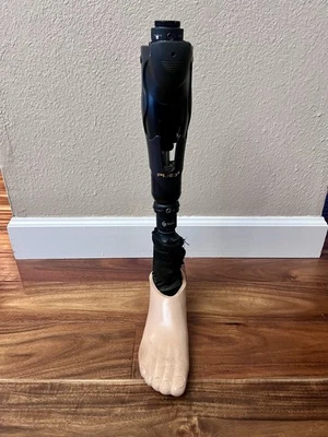 Protector Plie3 Impermeable Microprocesador Prótesis Rodilla con Trulife Pierna y Pie Foto 1 de 4