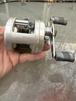 Shimano Calcutta 200 Baitcast Reel Right-Handed - Image 1 of 4
