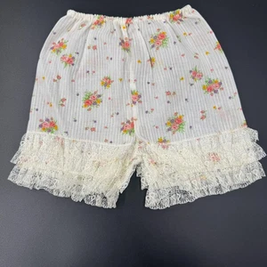 Ropa de muñeca bebé vintage de encaje floral blanco para niñas con adornos de volantes - Imagen 1 de 16