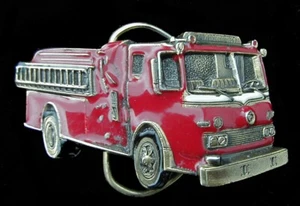 NICE LOOKING 3D FIRE TRUCK BELT BUCKLE VINTAGE 1981 US MADE - Picture 1 of 2