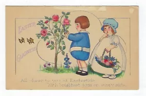 Cartolina di Pasqua dei primi del 1900 2 ragazze taglio rose - non pubblicata - Foto 1 di 2
