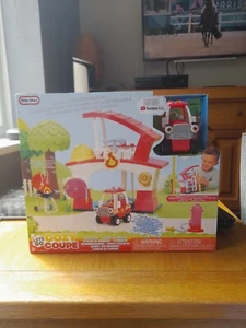 Little Tikes Lets Go Cozy Coupe Fire Station Play set - Picture 1 of 4