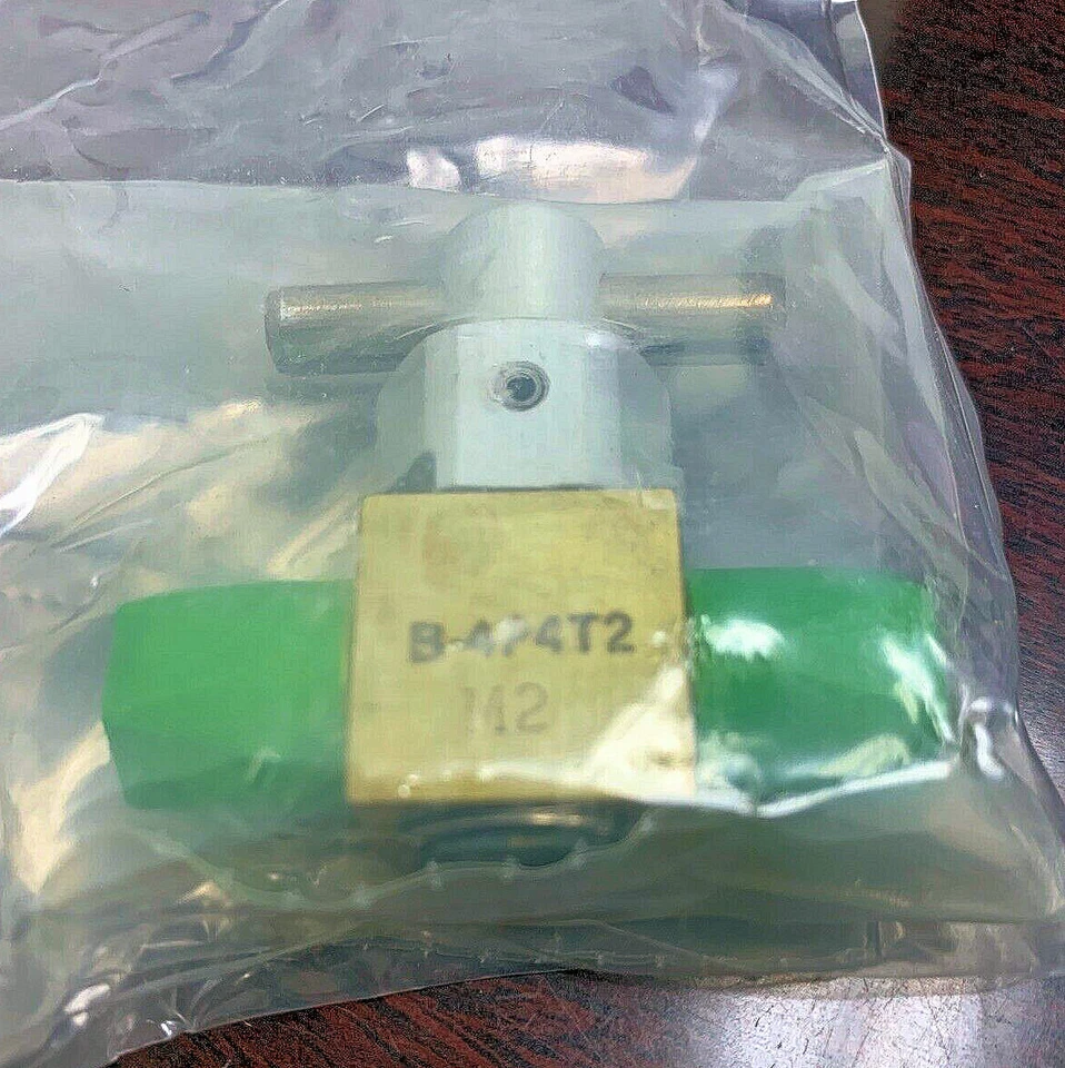 1/4" MNPT Brass Quarter Turn Plug Valve Swagelok Nupro B-4P4T2-M2 - Image 1 of 1