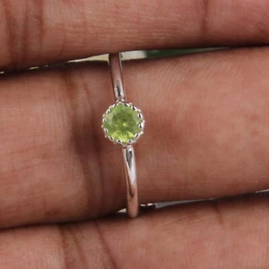 Peridot stacking ring, sterling silver ring, adjustable band ring minimal ring - Picture 1 of 8
