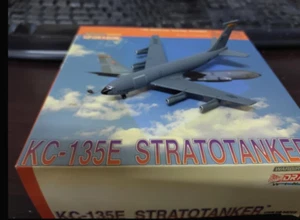 1:400 US AIR FORCE KC-135E DRAGON - Picture 1 of 4