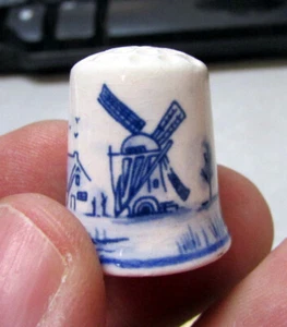 Keramik Fingerhut Holland Landschaft, Windmühle & Stadtszene, tolles Dekor Sammlerstück - Bild 1 von 5