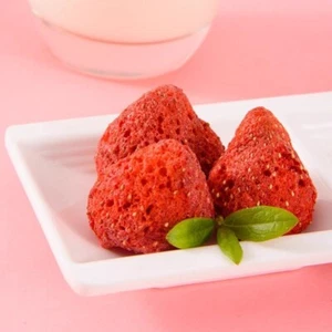 Freeze Dried Strawberry Crisps Whole Fruit Crunchy Natural Healthy Snack - Picture 1 of 5