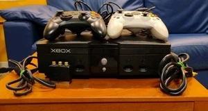 XBOX Classic Konsole komplett mit Kabeln und 2 Controllern - Bild 1 von 2