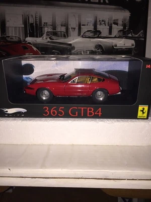 Ferrari 365Gtb4 1:18 Hot Wheels Elite 48344 Foto 1 de 4