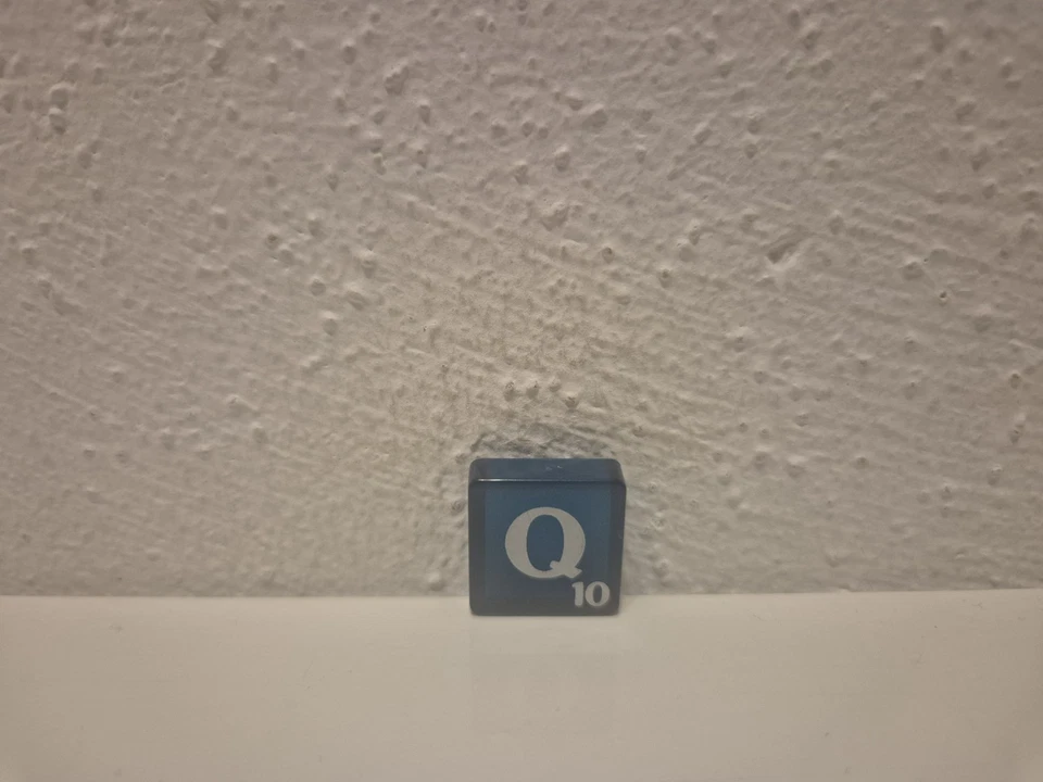 Scrabble Jubiläumsausgabe 60 Jahre Ersatzteile: Buchstabenstein Q - Bild 1 von 1