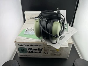 David Clark H10-13.4 Aviation Headset w/ Flexible Mic & Dual GA Plugs Excellent - Foto 1 di 19
