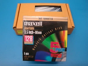 Fujitsu MCP3064UB USB 3.5 inch Optical Drive with 5 Pack of Media MA-M128 - Picture 1 of 4