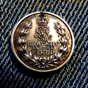 WW1 for BRAVERY IN THE FIELD MINIATURE MEDAL Great Britain UK KING GEORGE V - Picture 1 of 2