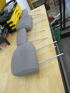 SET OF 4 SATURN Vue Seat Headrests Head Rests 2004 2005 2006 2007 GRAY FRONT REA - Picture 1 of 4
