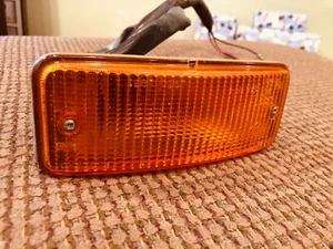 75-79 JAGUAR XJ6 XJ12 MGB Front Signal & Parking Light - Picture 1 of 9