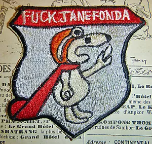 Original SNOOPY Patch - F You JANE FONDA - Middle Finger - Vietnam War -D.582 - Picture 1 of 3