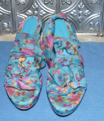 Mujer Talla 8.5 BCBgirls Azul Mariposa Cuñas Corbata en Correas [20% OFERTA] Foto 1 de 4