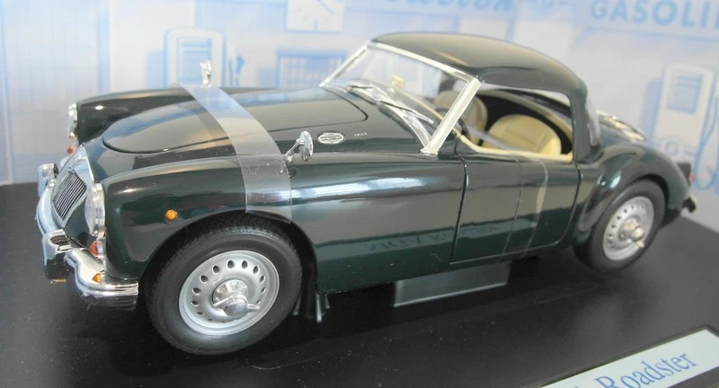 Revell 1/18 Scale Diecast - 08433 MGA Roadster green with hard top - Image 1 of 4