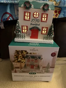 Hallmark Weihnachtsdorf Bed & Breakfast mit Licht - Bild 1 von 3