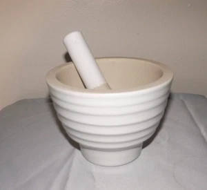 Typhoon Mortar and Pestle Made in England - Picture 1 of 5
