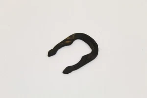 Skoda Superb 3U B5 Coolant Hose Pipe Retaining Clip Spring 032121142 - Picture 1 of 6