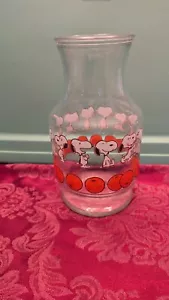 VINTAGE 1968 SNOOPY JUICE CARAFE/DECANTER....ANCHOR HOCKING....USA...EUC - Picture 1 of 8