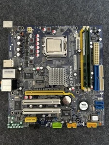 Intel Core 2 Quad Q6600 + RAM + Motherboard - Foto 1 di 3