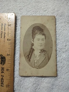 Antique Cabinet Card Photo Of A Young Woman C.O. Coughlin Conneaut, Ohio - Picture 1 of 3