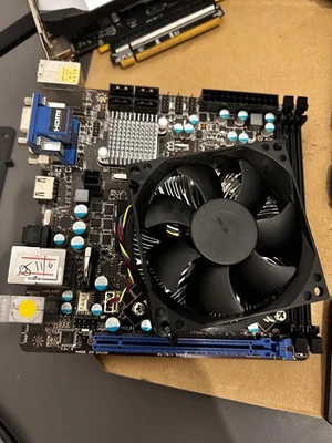 Scheda madre MSI H61I-E35 V2/W8 socket lga 1155 mini itx ddr3 intel motherboard - Immagine 1 di 2