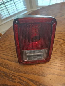 2007-2018 Jeep Wrangler Jk Left Side Tail Light Assembly - Picture 1 of 4