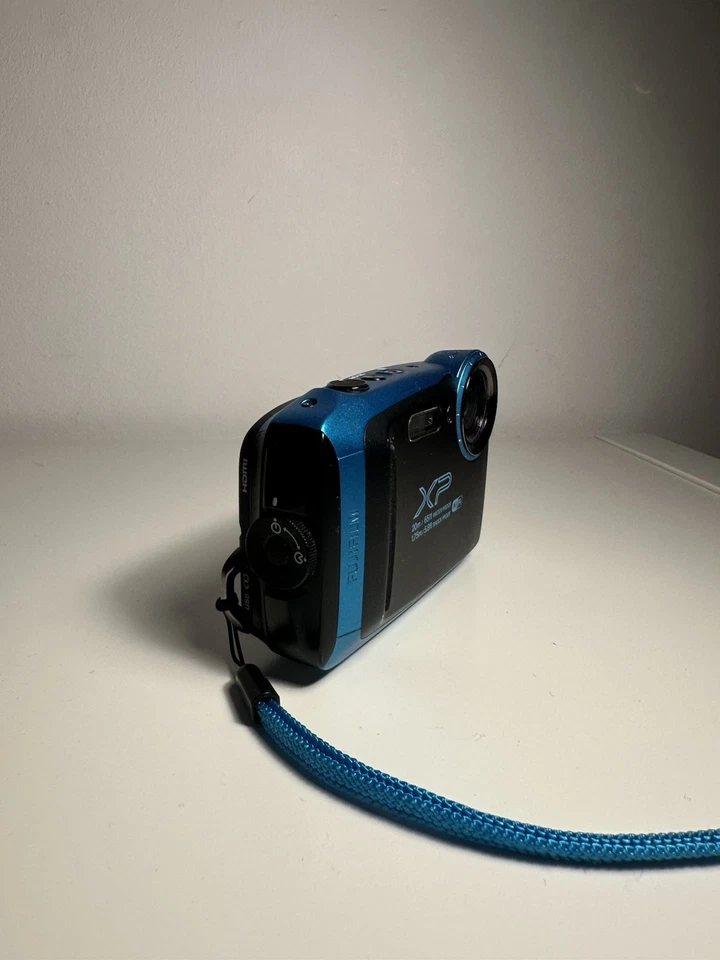 Fujifilm FinePix XP130 Digitalkamera 16.4 MP –wasserdicht WLAN leicht gebraucht - Bild 1 von 4