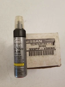 New! Genuine Nissan Touch Up Paint Pen KN4 - Yellow Silver - 999PP-VSKN4 OEM - Picture 1 of 4
