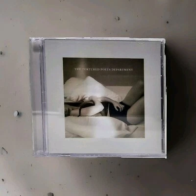 Tortured Poets Department CD & Bonus Track The Manuscript W/ Hand Signed Photo Foto 1 de 4