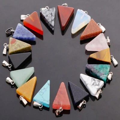 Moda Dijes Surtido Piedra Natural Mezcla Triángulo Colgantes 25 piezas Venta al por mayor Foto 1 de 2