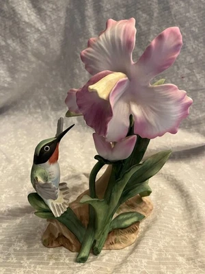 hummingbird and orchid figurine. 1985 Homco Masterpiece. Bone China. Taiwan. No - Image 1 of 4