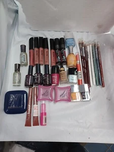LOT OF(36) .STAY MATTE.BUTTER.LOVE MY LIPS.NYC.MY MANICURE.... - Picture 1 of 11