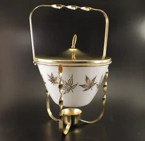 Fire King Forno Ware PIATTO Supporto Fred Press Foglie Vetro Bianco MCM Vintage - Foto 1 di 16